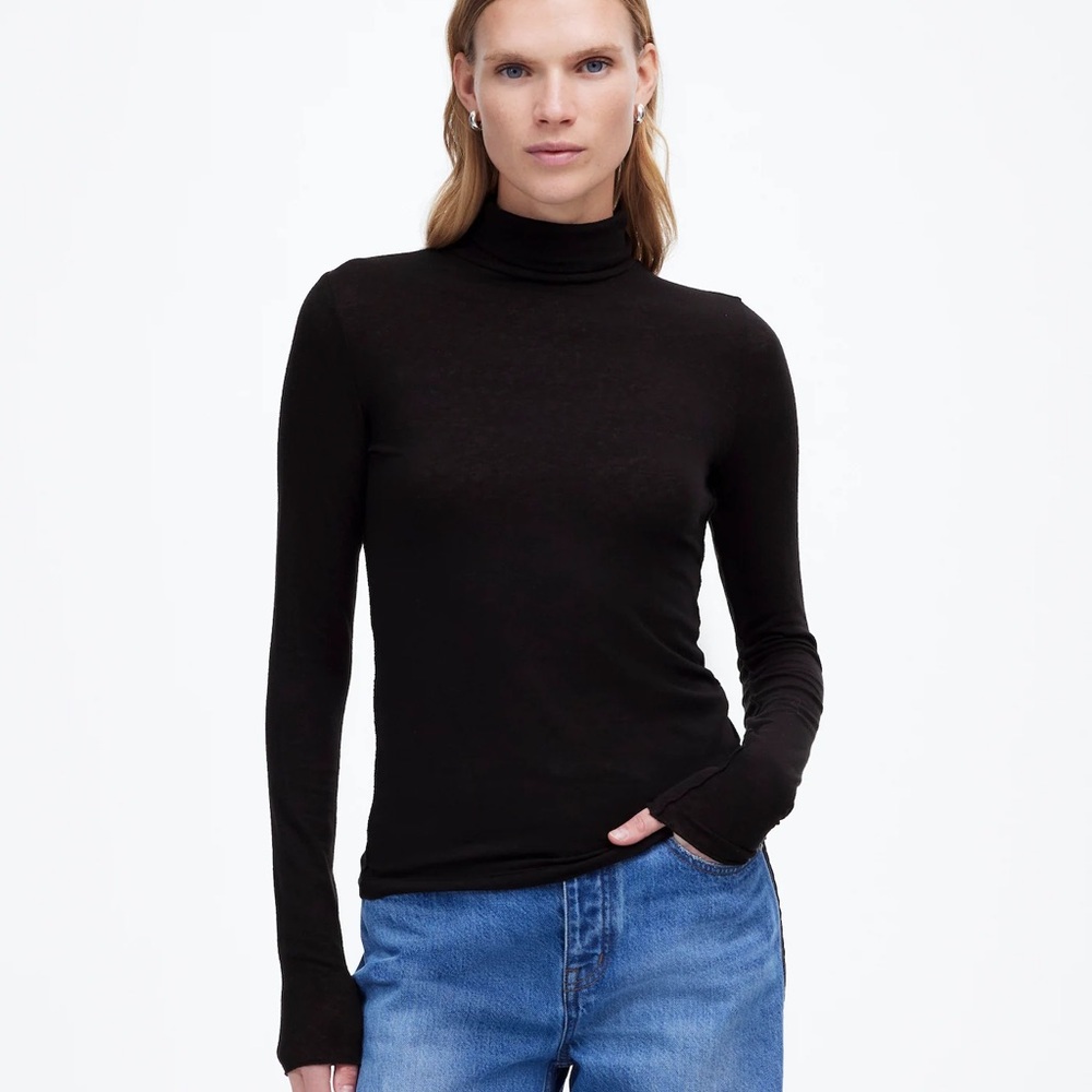 Chic Black Long Sleeve Turtleneck